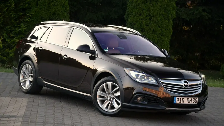 OPEL Insignia -