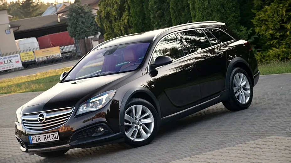 OPEL Insignia -