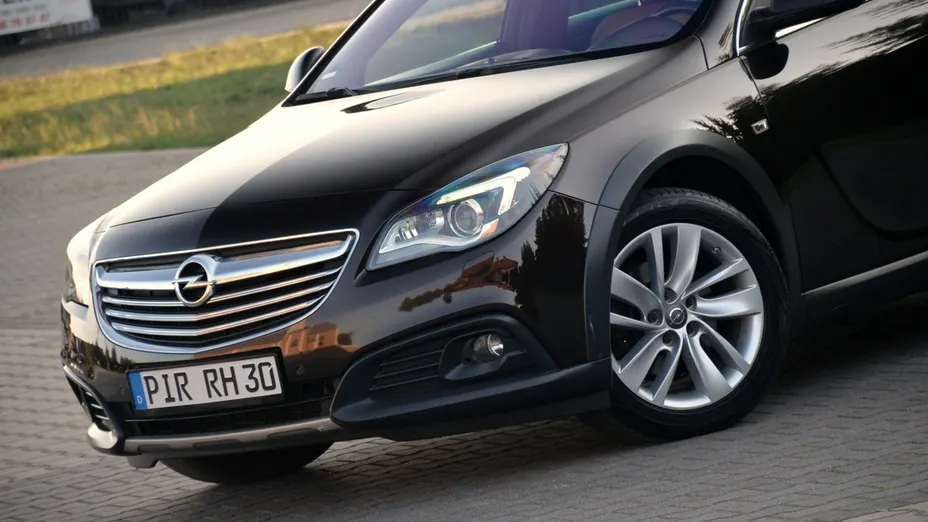 OPEL Insignia -