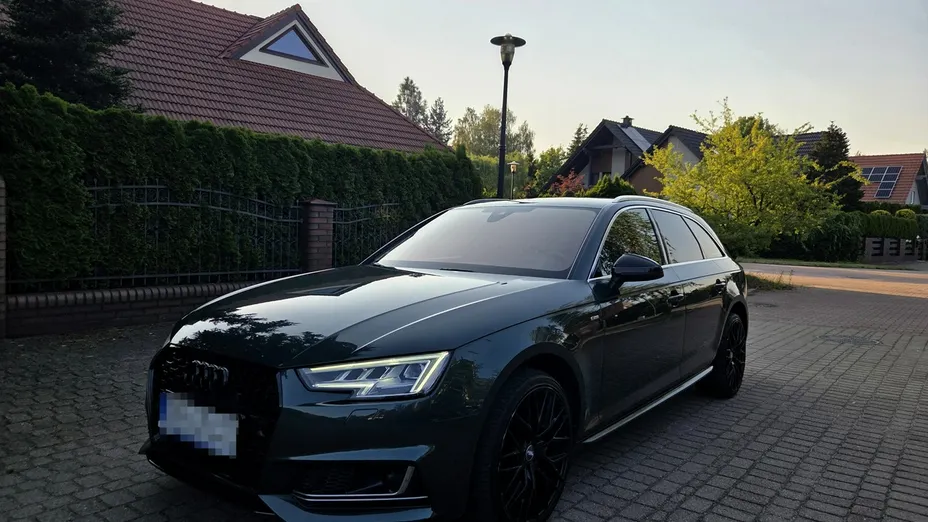 AUDI A4 -