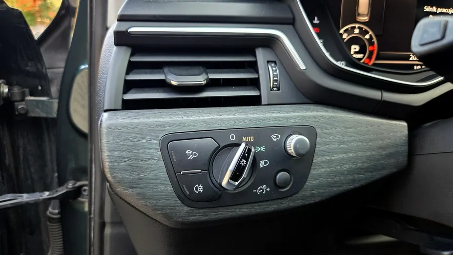 AUDI A4 -