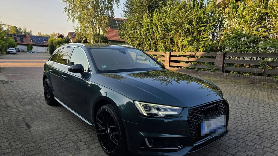AUDI A4 -