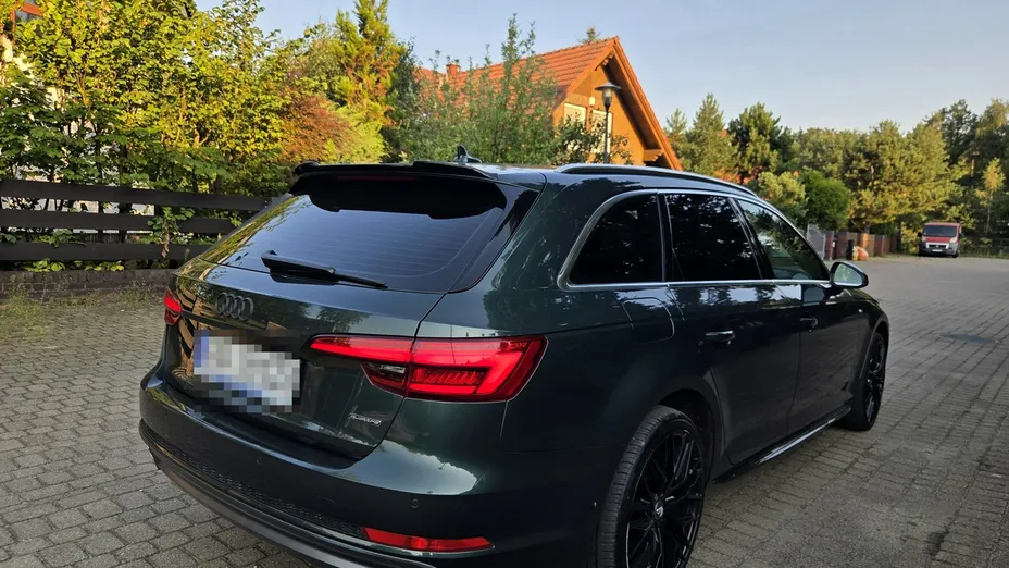 AUDI A4 -
