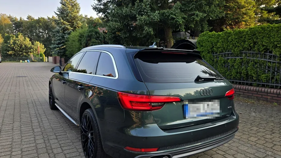 AUDI A4 -