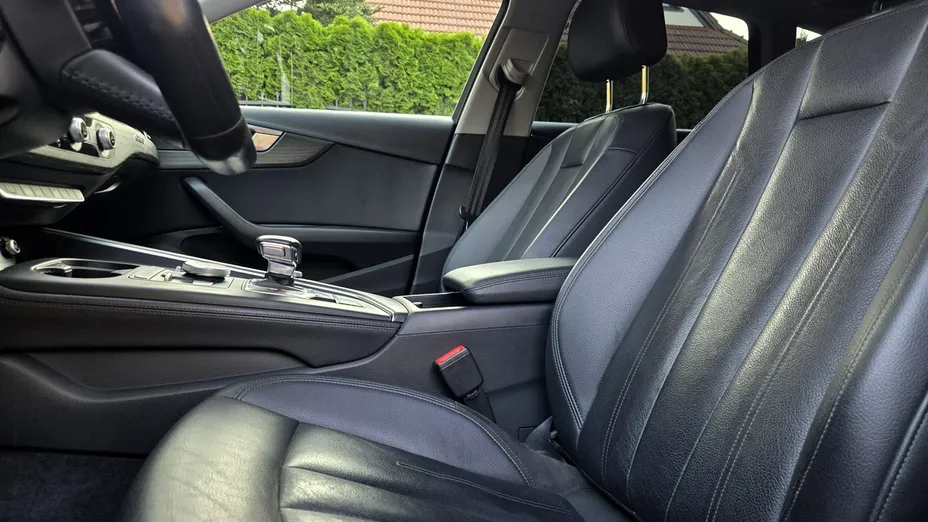 AUDI A4 -
