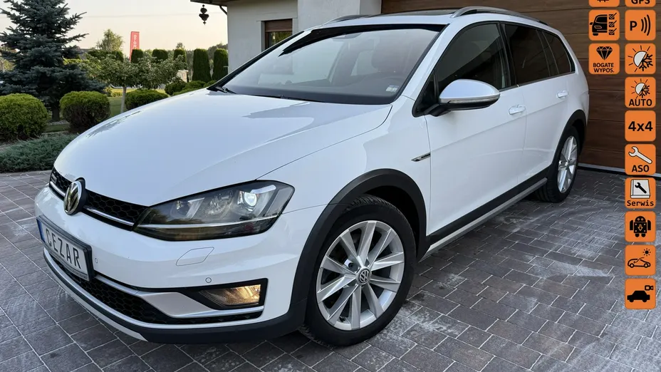 VOLKSWAGEN Golf -
