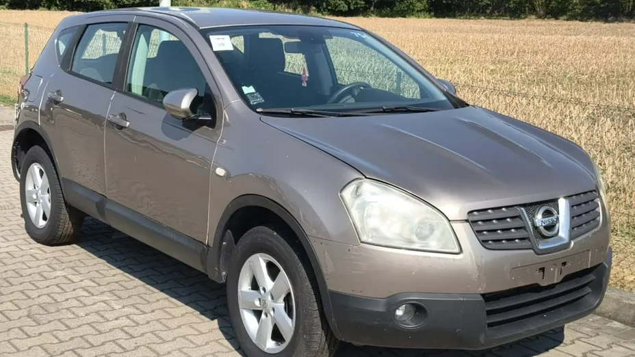 NISSAN Qashqai -