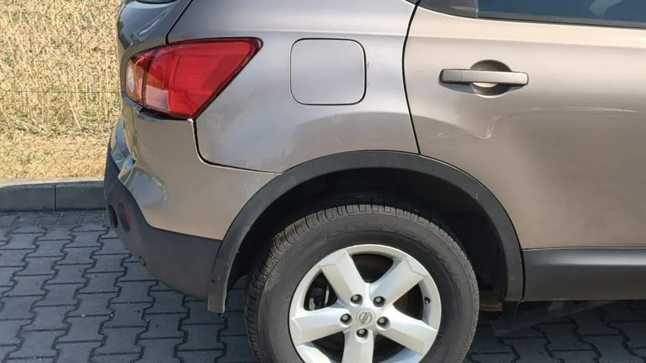 NISSAN Qashqai -