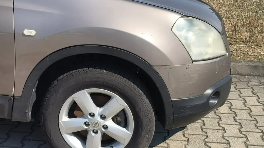 NISSAN Qashqai -