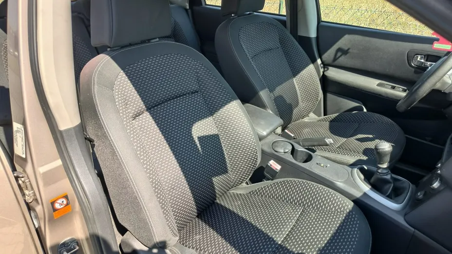 NISSAN Qashqai -