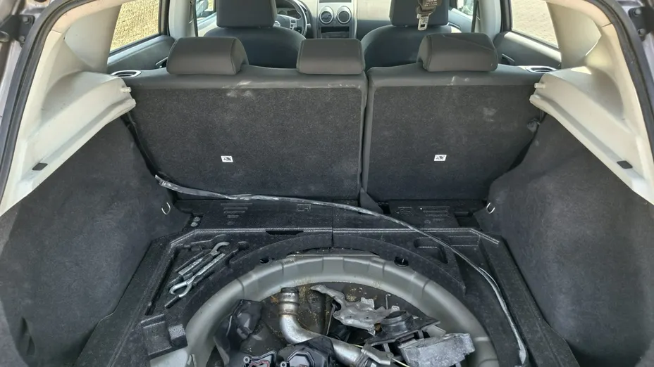 NISSAN Qashqai -