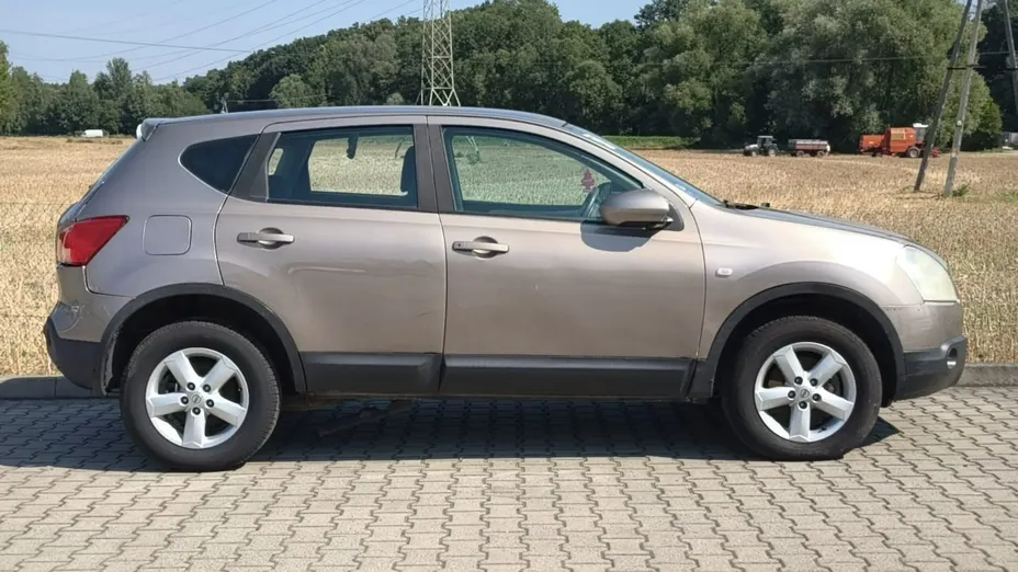 NISSAN Qashqai -