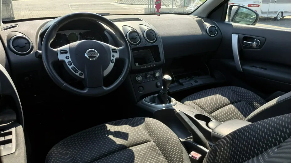 NISSAN Qashqai -