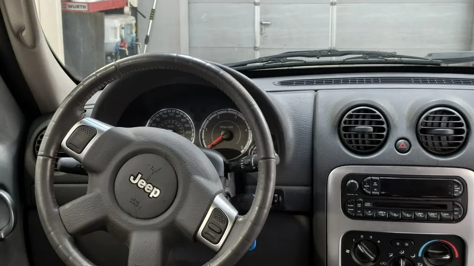 JEEP Cherokee -