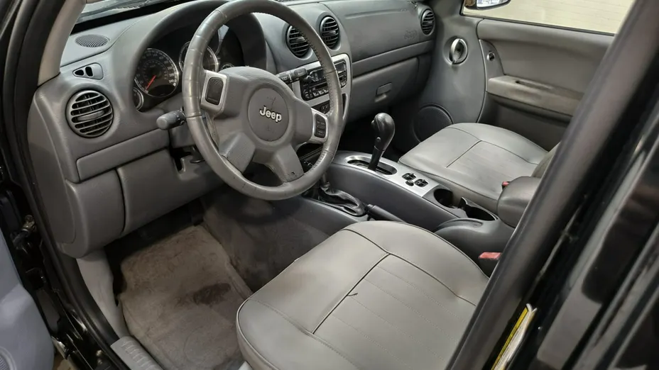 JEEP Cherokee -