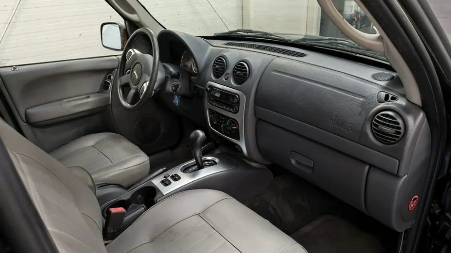 JEEP Cherokee -