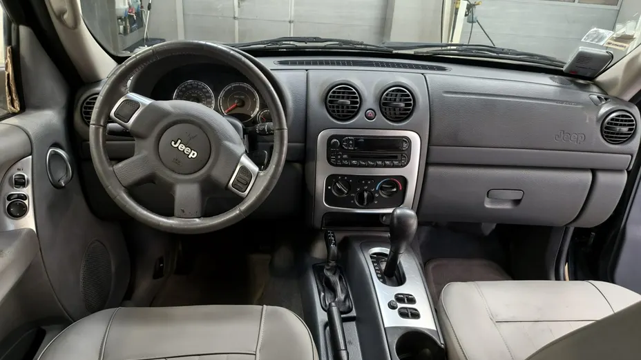 JEEP Cherokee -