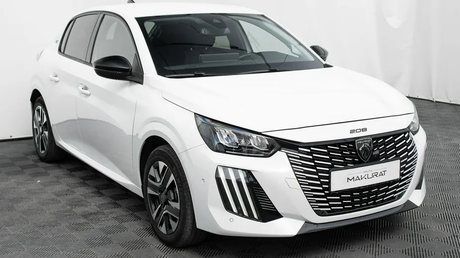 PEUGEOT 208 -