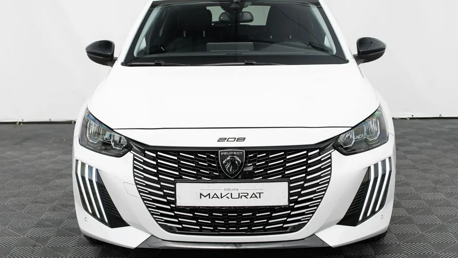 PEUGEOT 208 -