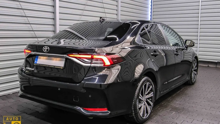 TOYOTA Corolla -