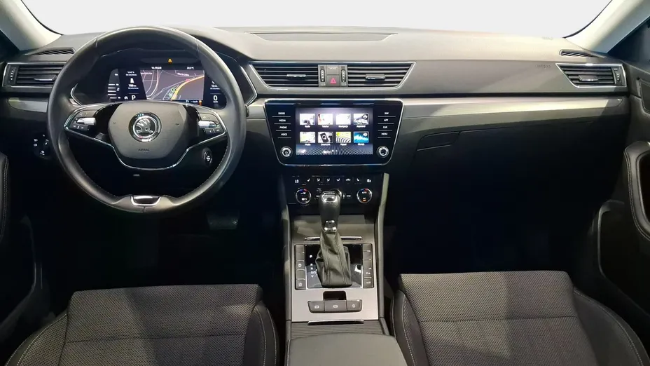 SKODA Superb -