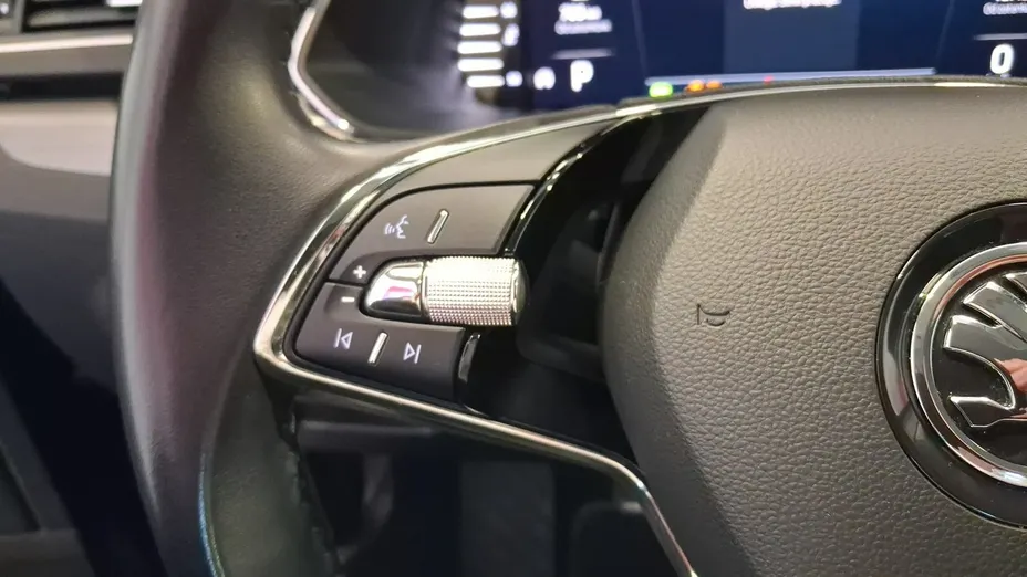 SKODA Superb -