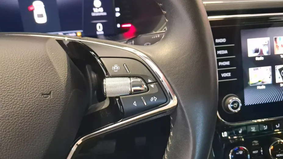 SKODA Superb -