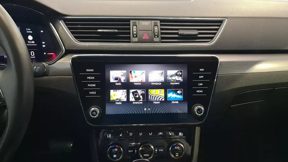 SKODA Superb -