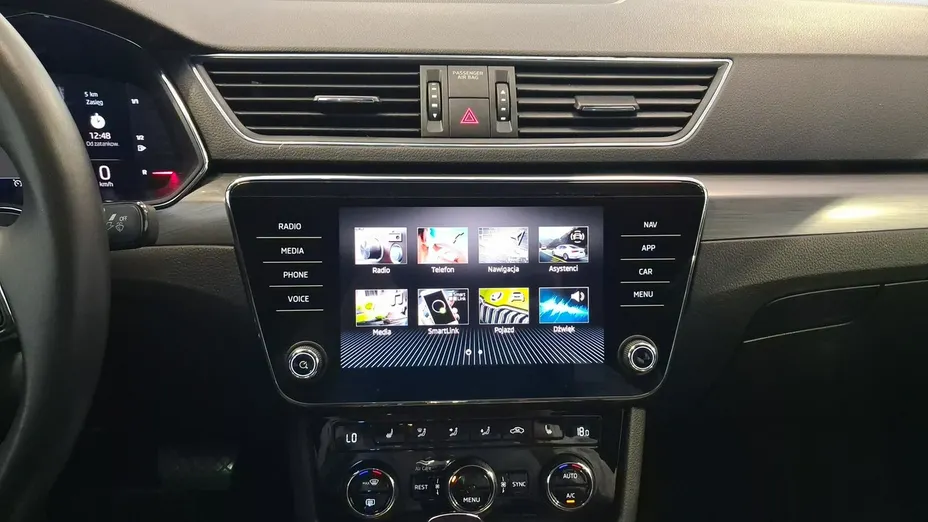 SKODA Superb -