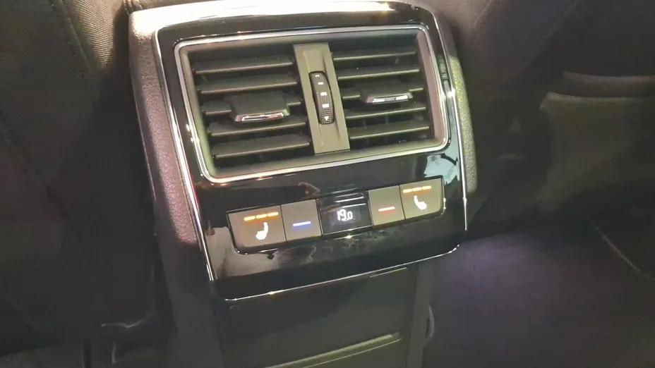 SKODA Superb -
