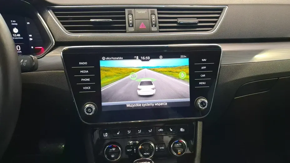SKODA Superb -