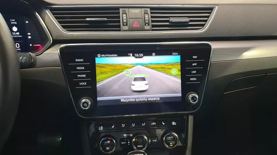 SKODA Superb -