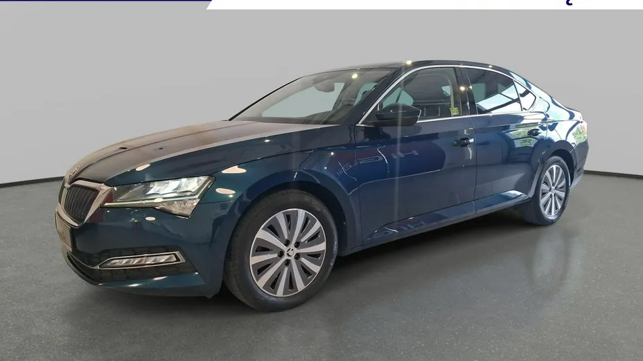 SKODA Superb -