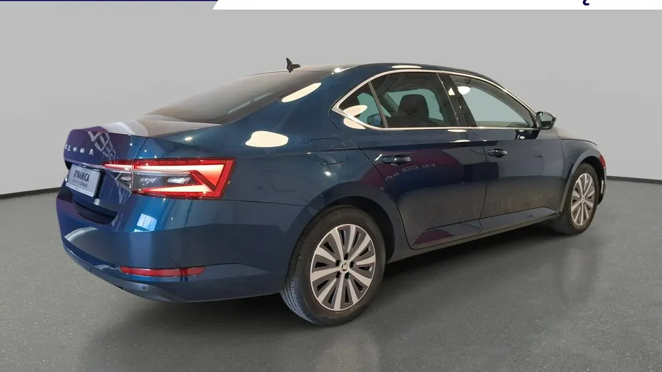 SKODA Superb -