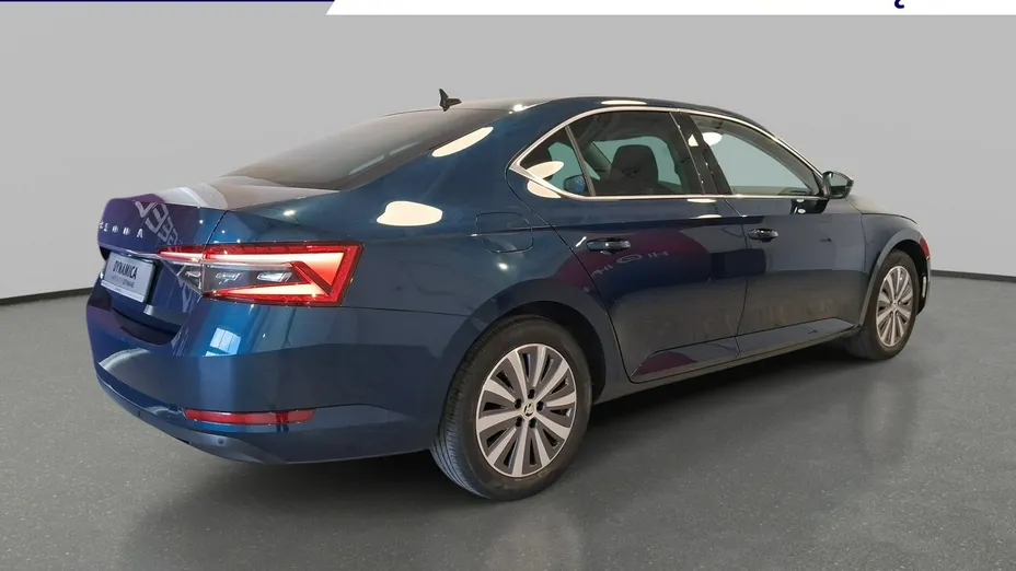 SKODA Superb -