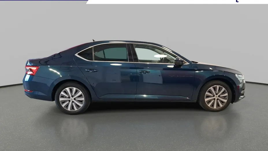 SKODA Superb -