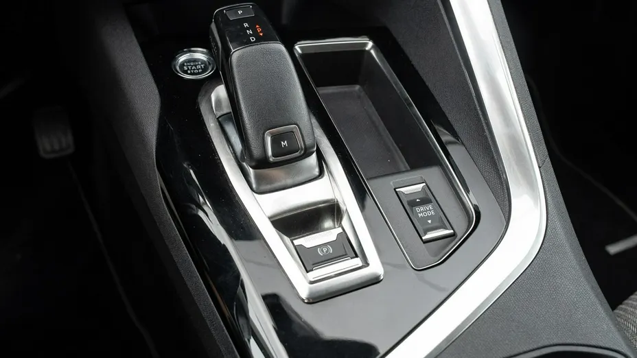 PEUGEOT 3008 -