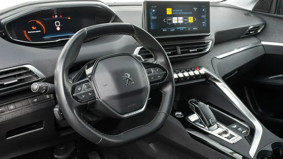 PEUGEOT 3008 -