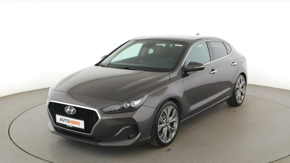 HYUNDAI i30 -