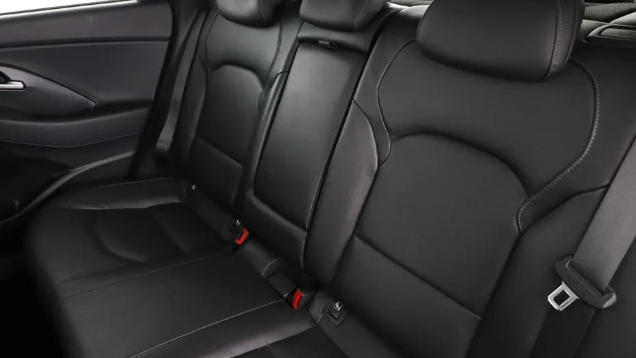 HYUNDAI i30 -