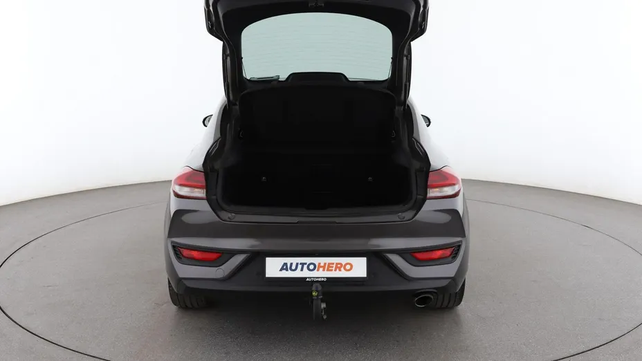 HYUNDAI i30 -