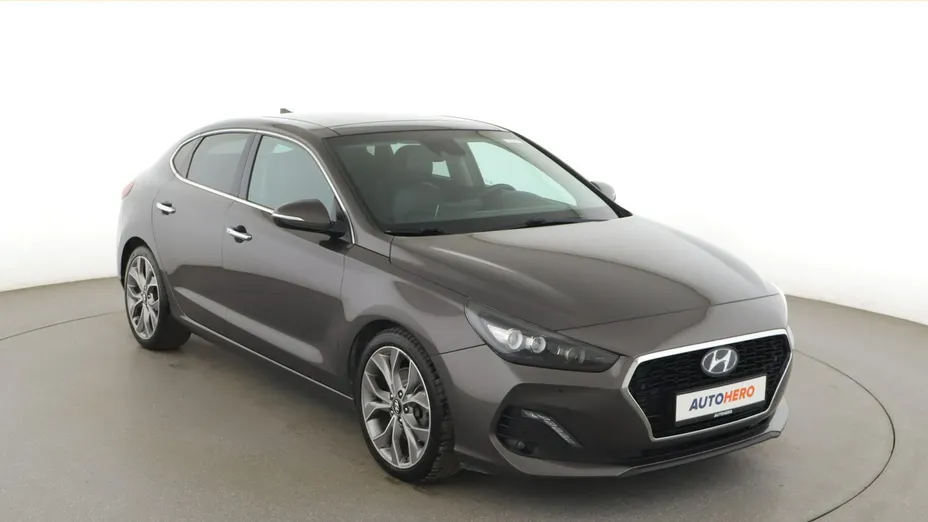 HYUNDAI i30 -