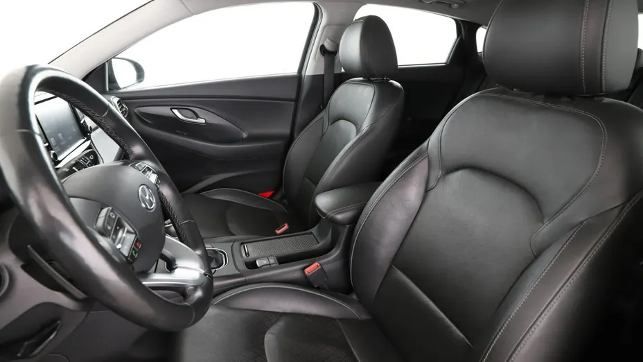 HYUNDAI i30 -