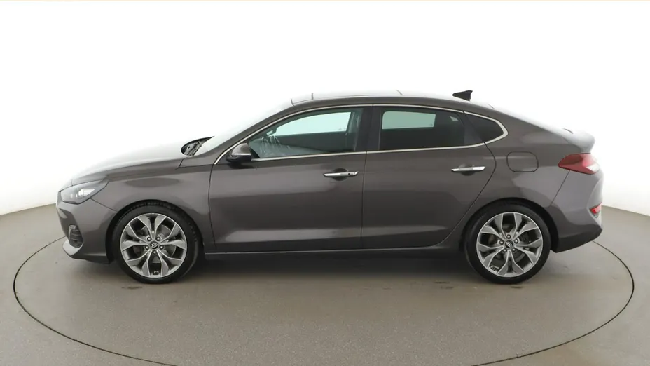 HYUNDAI i30 -