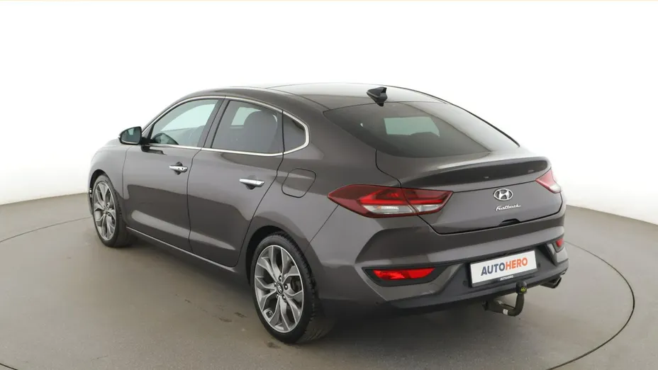 HYUNDAI i30 -