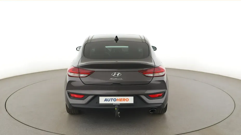 HYUNDAI i30 -