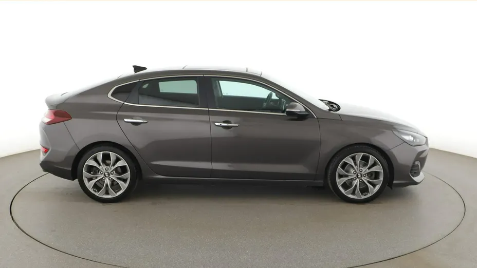 HYUNDAI i30 -