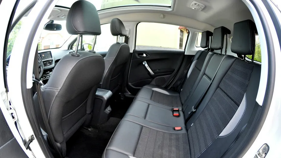 PEUGEOT 2008 -