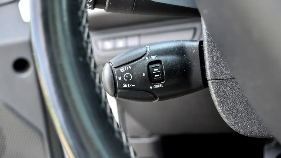 PEUGEOT 2008 -