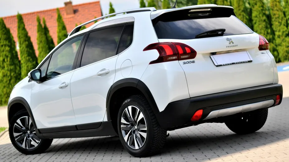 PEUGEOT 2008 -
